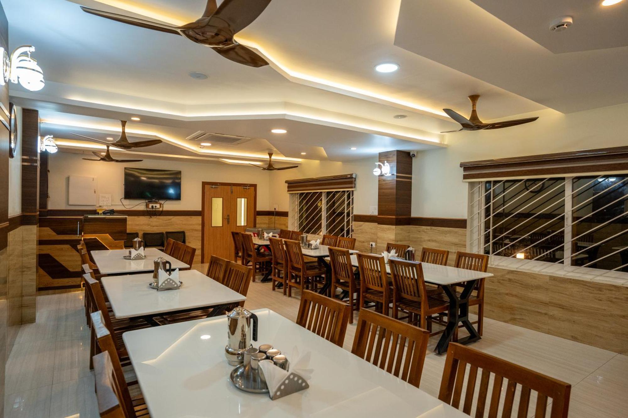Hotel Sree Bharat Residency Alāndurai Exteriér fotografie